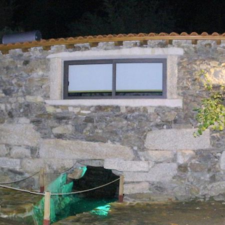 Quinta Da Chouza Agroturismo E Enoturismo 塞洛里库迪巴什图 外观 照片