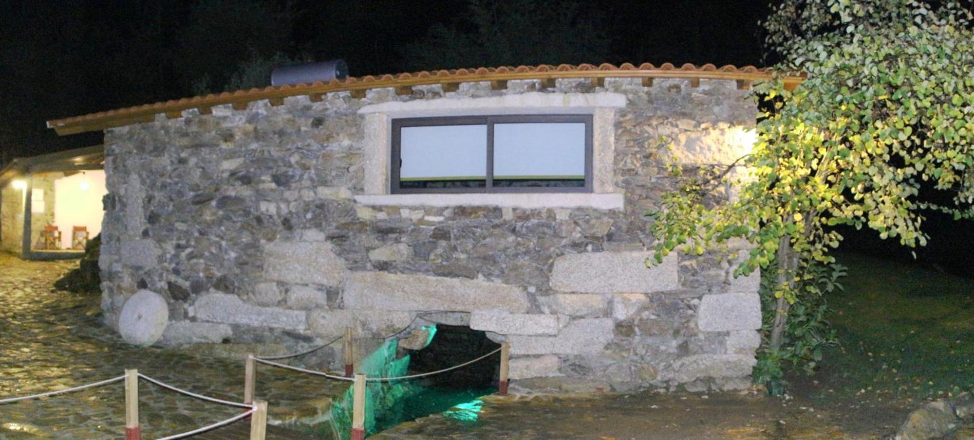 Quinta Da Chouza Agroturismo E Enoturismo 塞洛里库迪巴什图 外观 照片