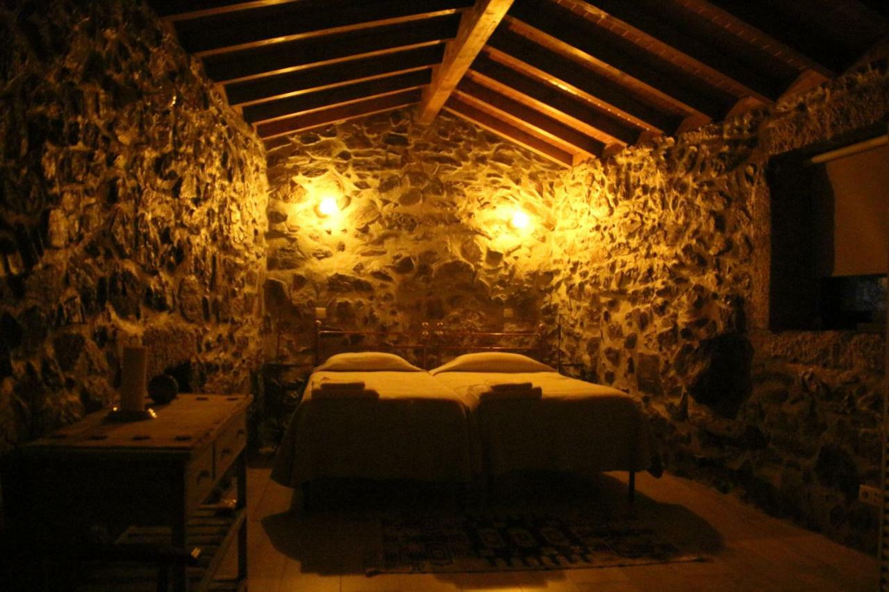 Quinta Da Chouza Agroturismo E Enoturismo 塞洛里库迪巴什图 外观 照片